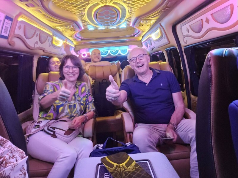 PHATCHARAMOLTRAVEL.co.th บริการรถเช่าพร้อมคนขับรถ (16)